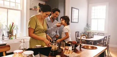 family-cooking-in-the-kitchen